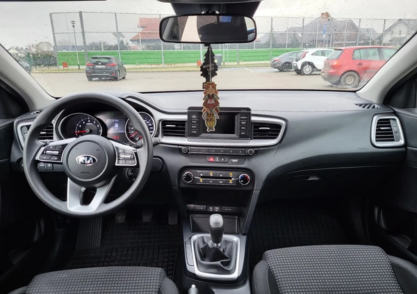 Kia Ceed cena 50500 przebieg: 76000, rok produkcji 2019 z Sztum małe 211